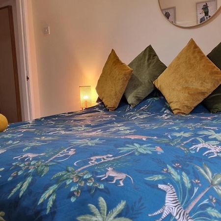 City Of Chester Award Winning Cottage -Pixie Terrace チェスター エクステリア 写真