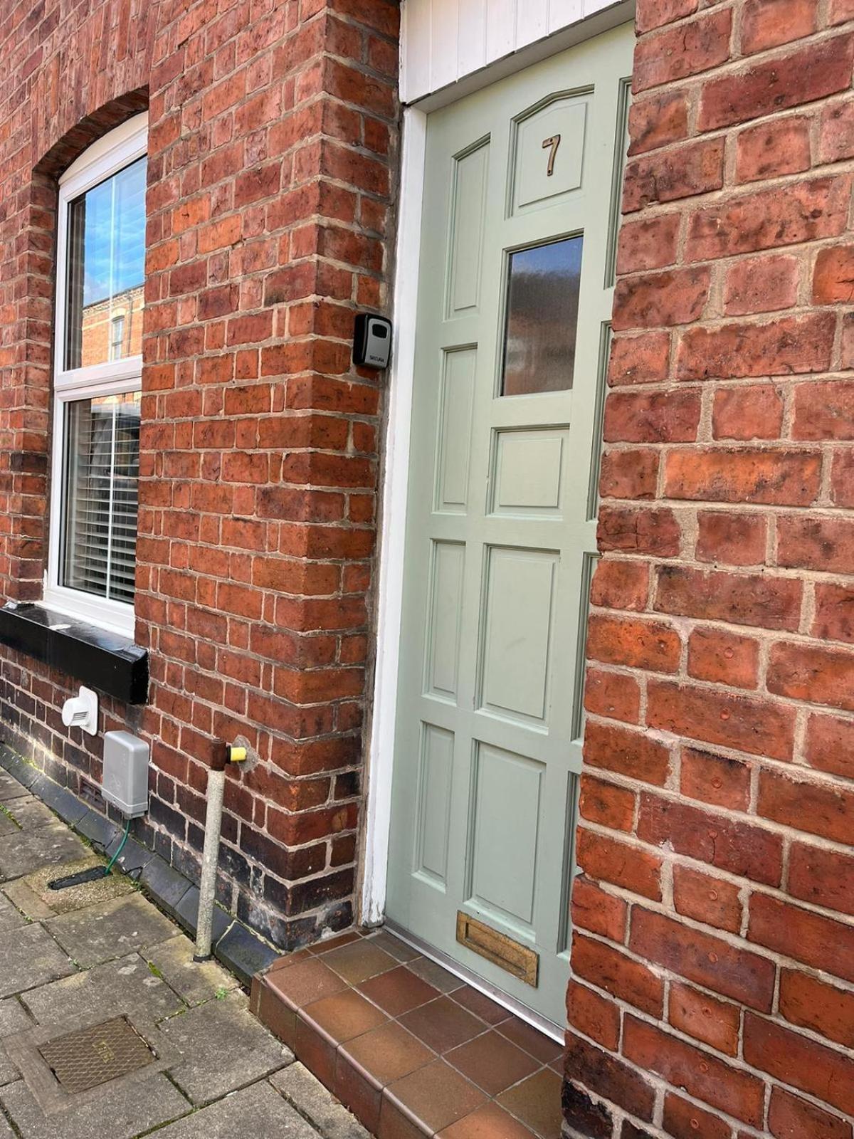 City Of Chester Award Winning Cottage -Pixie Terrace チェスター エクステリア 写真