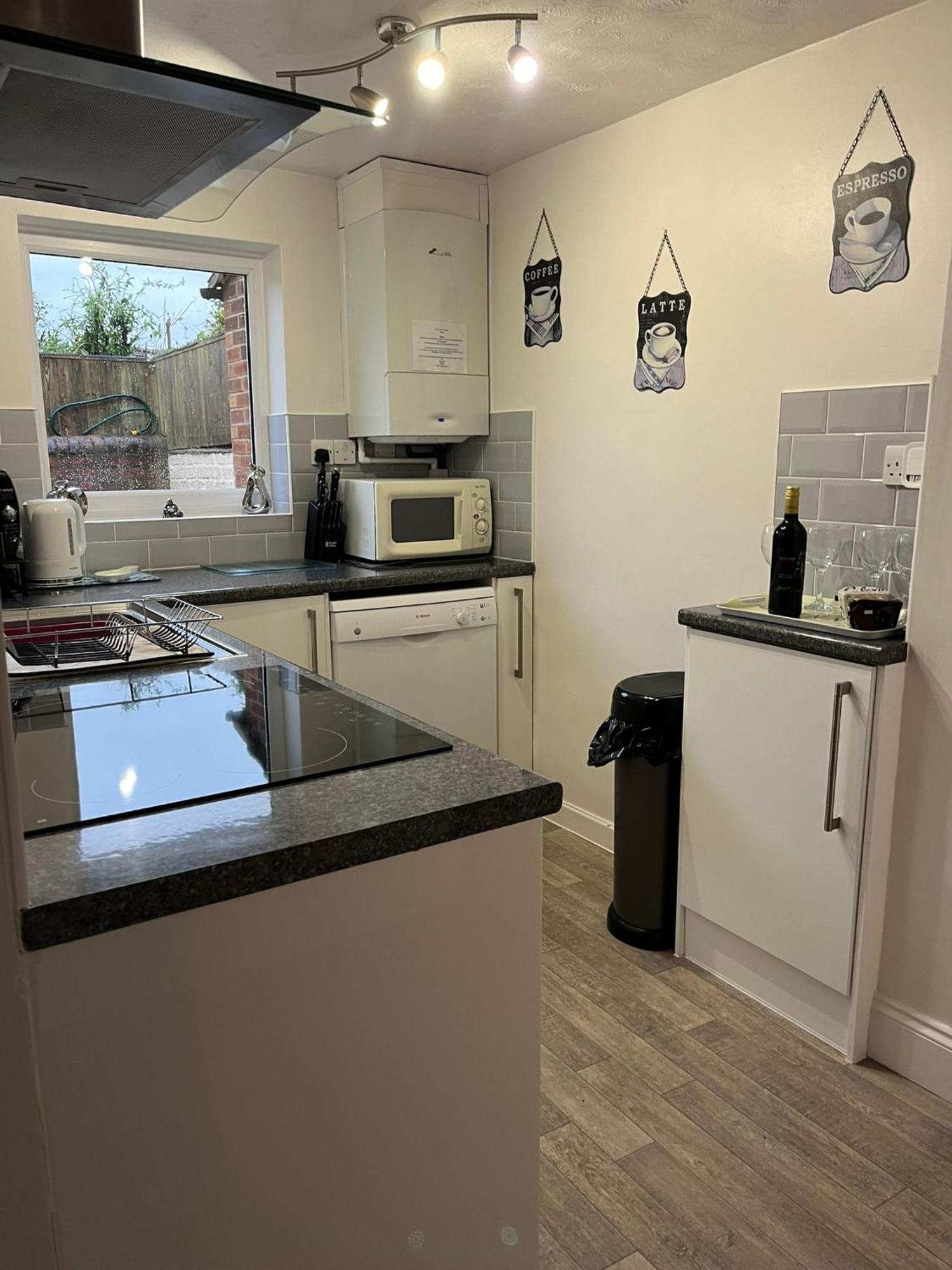 City Of Chester Award Winning Cottage -Pixie Terrace チェスター エクステリア 写真